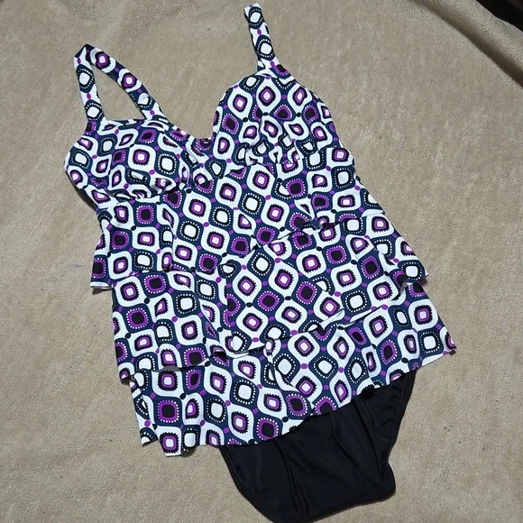 Swim Solutions Purple and White Geometric Triple-Tier Fauxkini Size 10 - Picture 4 of 10